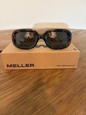 Meller Tortoiseshell Rectangular Sunglasses - Dark Lenses